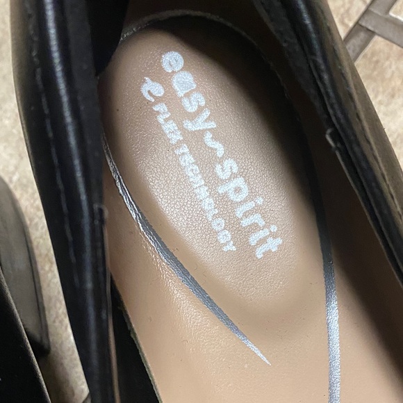 Easy Spirit Women's Classic Black 6.5M Leather Dress Shoes - Picture 2 of 10